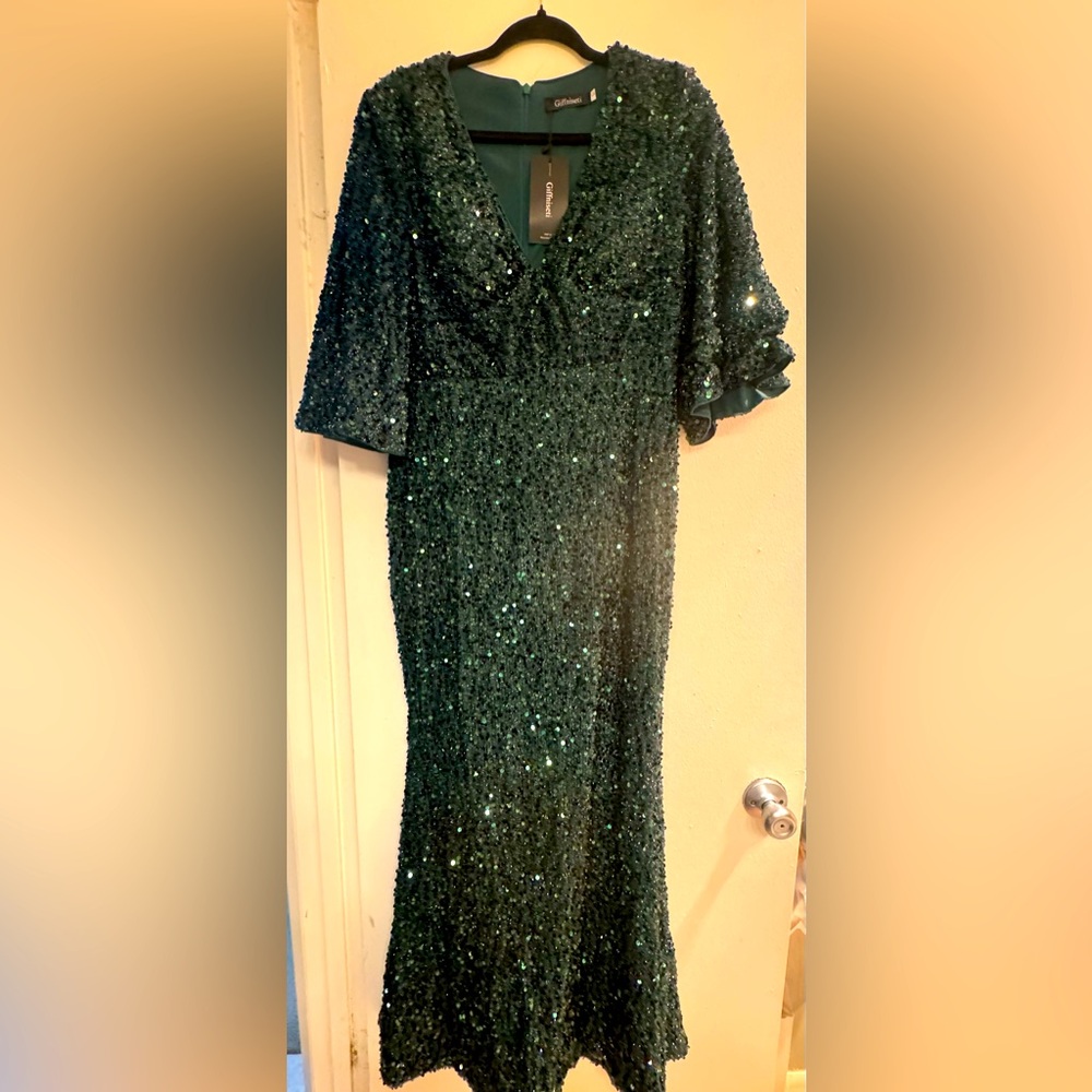 NWT Giffniseti Flounce Sleeve Sequin Formal/Prom Dress